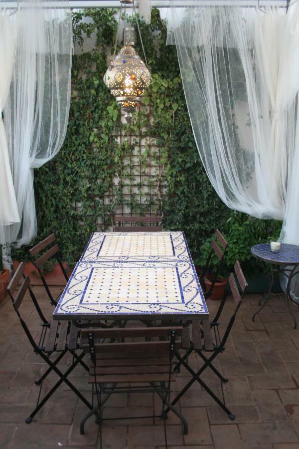 Guest House Europa 12 Seville Exterior photo